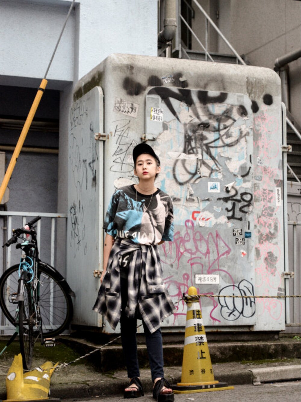 「Supreme のSupreme - Graphic Shirt Tee（size - M）¥15500+tax（Tシャツ/カットソー、ブルー系）」を使った、kodona_tokyoさん（レディース・160cm）の夏コーディネートの1枚目の写真