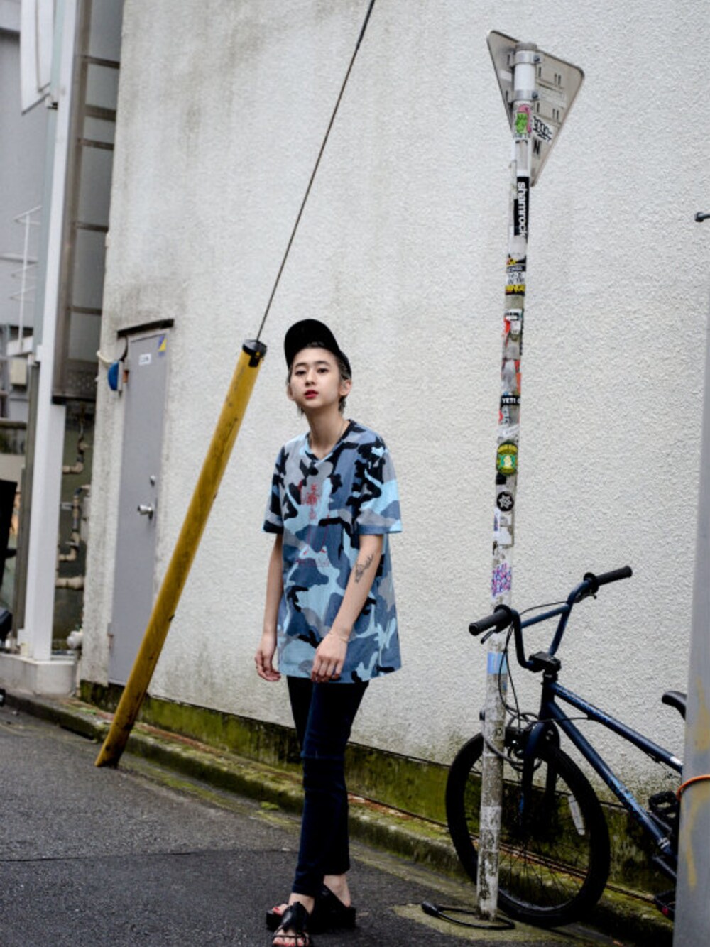 「Gosha RubchinskiyのGOSHA RUBCHINSKIY - Camouflage Cut&Sew（size - L）¥10500+tax（Tシャツ/カットソー、ブルー系）」を使った、kodona_tokyoさん（レディース・160cm）の夏コーディネートの1枚目の写真