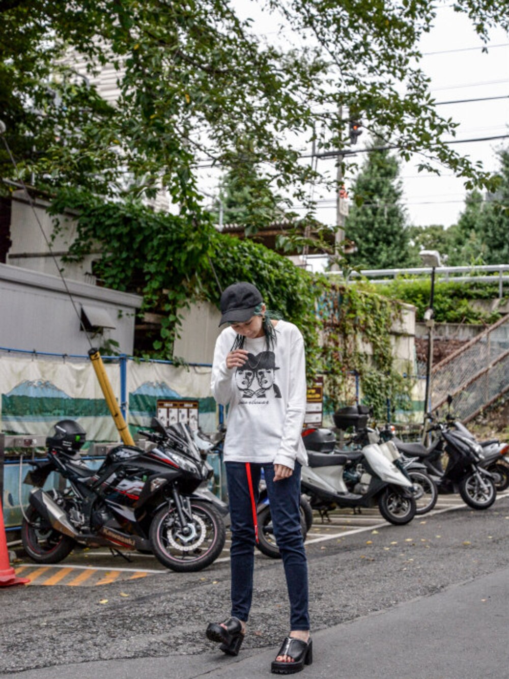 「UNDERCOVERのUNDERCOVER - Print Long Tee（size - M）¥10500+tax（Tシャツ/カットソー、ホワイト系）」を使った、kodona_tokyoさん（レディース・158cm）の夏コーディネートの1枚目の写真