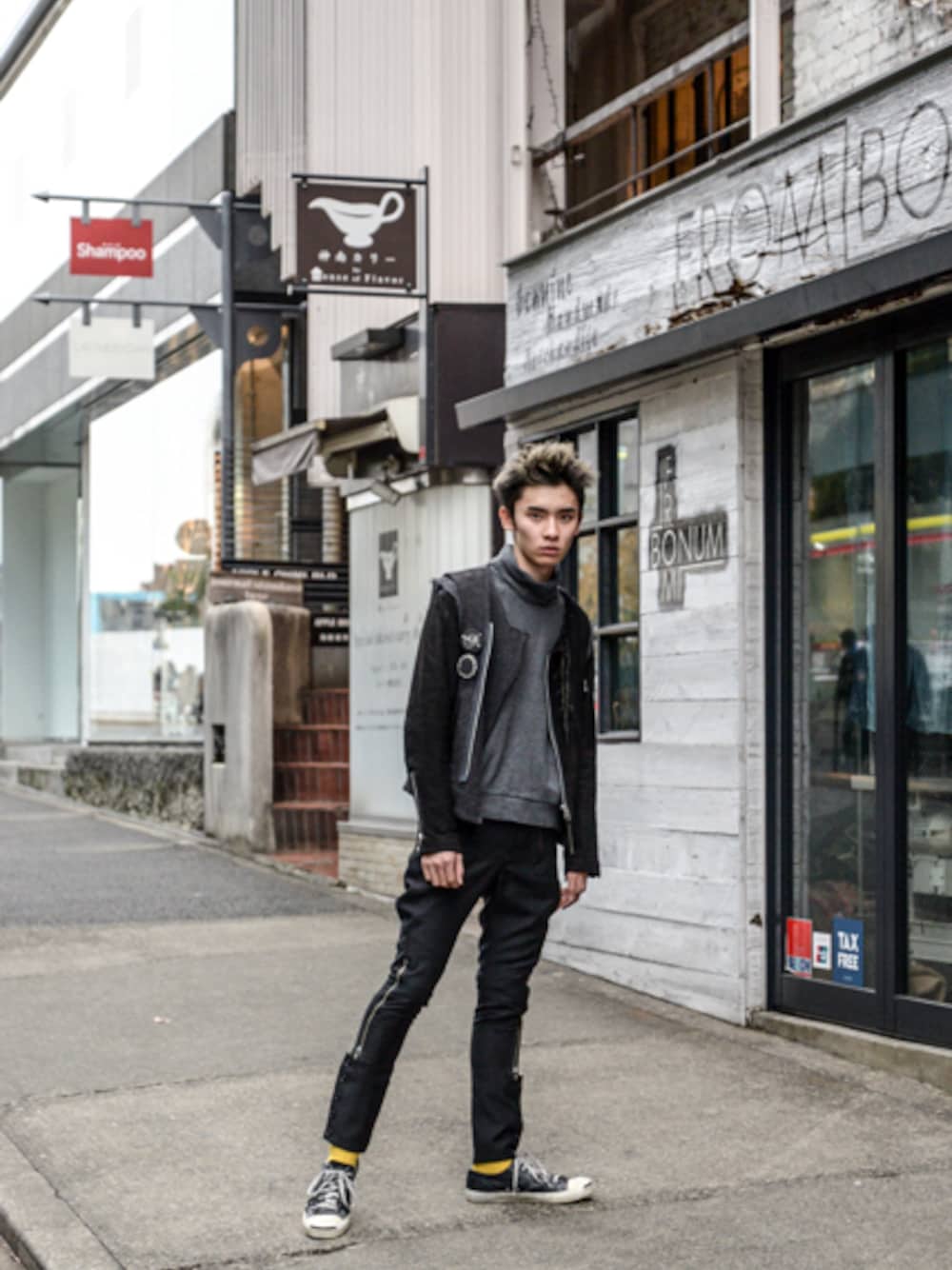 BED J.W. FORDのライダースジャケットを使った人気ファッション