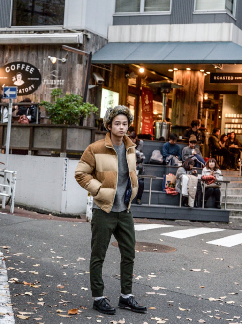 「MONCLERのMONCLER - Corduroy Switching Down Jacket（size - M）¥24000+tax（ダウンジャケット/コート、ベージュ系）」を使った、kodona_tokyoさん（メンズ・173cm）の冬コーディネートの1枚目の写真