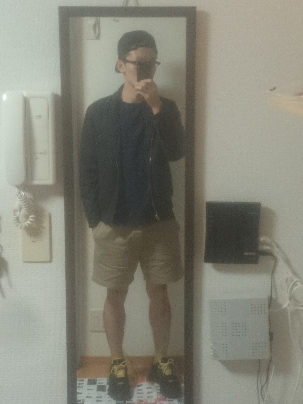 「hoboのアイテム（キャップ、ブラック系）」を使った、しんぽーさん（メンズ・173cm）の秋コーディネートの1枚目の写真
