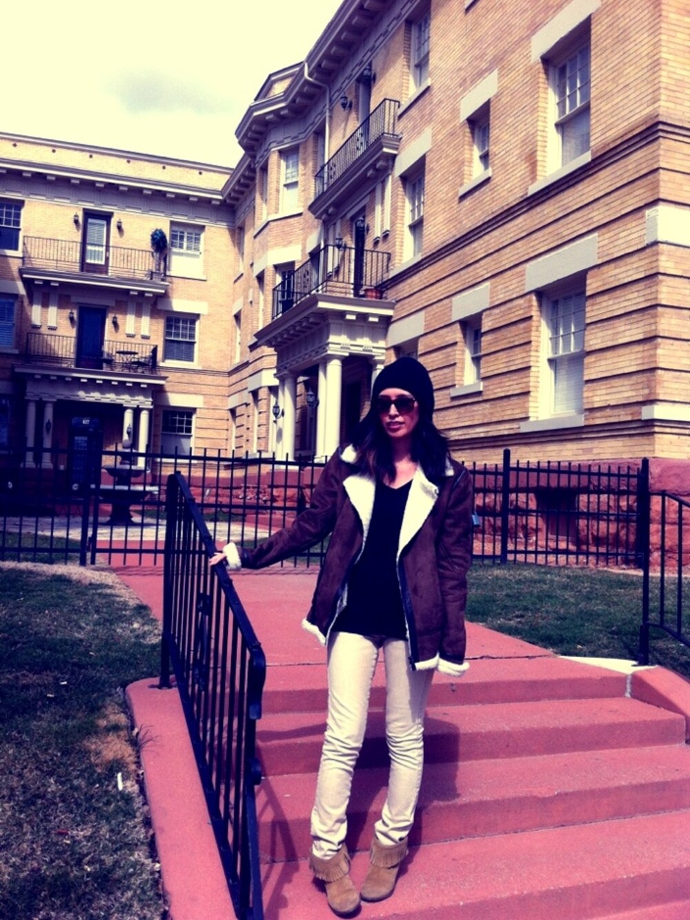 その他アウターを着用した春コーディネートの1枚目の写真