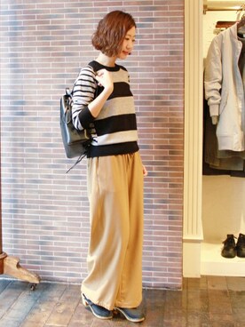 「リラックスパンツ」｜「アイテム（その他シューズ）」を使った、AYAKAさん（レディース・167cm）の秋コーディネート