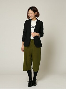 「紺ジャケット」｜「アイテム（ジャケット/アウター）」を使った、AYAKAさん（レディース・167cm）の秋コーディネート
