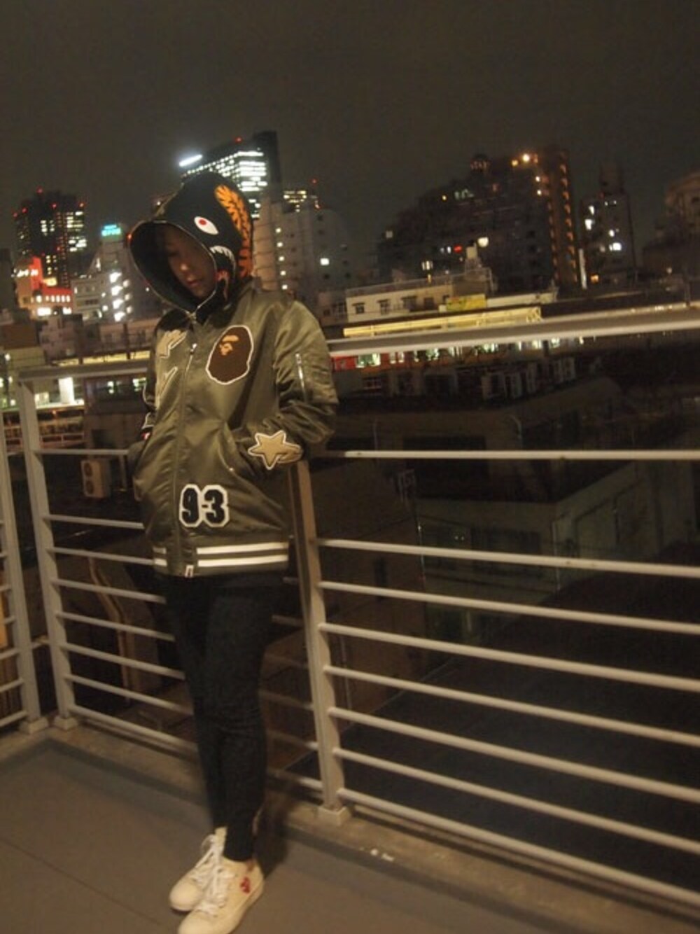 「COMME des GARCONS、PLAY comme des garcons、A BATHING APE、Bape、Chrome Hearts、TOKYO、fashion、korean」｜「A BATHING APEのアイテム（ナイロンジャケット、グリーン系）」を使った、hayoolさん（レディース・158cm）の冬コーディネートの1枚目の写真