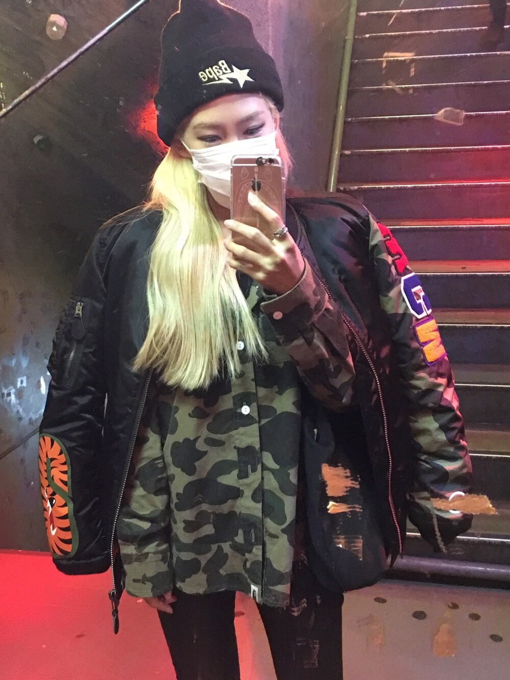 「A BATHING APE、Bape、shark hoodie shirt、shark ma1、MA1 jacket、MA-1、beanie、bape camo、korean」｜「A BATHING APEのアイテム（ブルゾン、ブラック系）」を使った、hayoolさん（レディース・158cm）の秋コーディネートの1枚目の写真