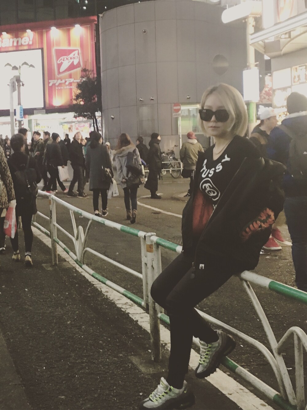 「abathingape、Bape、SHARK、MA1、MA-1、MA1 jacket、stussy、stussy women、Japan、korean」｜「Stussy Womenのアイテム（Tシャツ/カットソー、ブラック系）」を使った、hayoolさん（レディース・158cm）の冬コーディネートの1枚目の写真