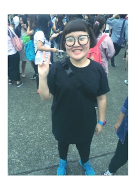 「NIKE(ナイキ)のアイテム(ショルダーバッグ)」を使った、李盈瑢さん(レディース・153cm)の秋コーディネート