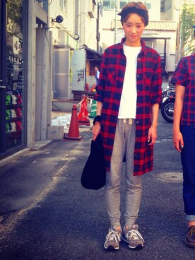 「NEW BALANCE（ニューバランス）のNEW BALANCE ML574 (ML574-VN / ML574-VG)（スニーカー）」を使った、山門 美紗希さん（レディース・162cm）の秋コーディネート