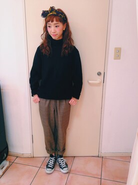 「CONVERSE（コンバース）のCONVERSE ALL STAR J HI （スニーカー、ブラック系）」を使った、山門 美紗希さん（レディース・162cm）の秋コーディネート
