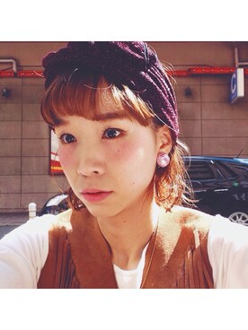 「東京でのアイテム（ヘアバンド、レッド系）」を使った、山門 美紗希さん（レディース・162cm）の秋コーディネート