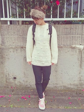 「BEAMS BOY（ビームスボーイ）のCableami×BEAMS BOY / ファー ヘアバンド 15FW（ヘアバンド、ブルー系）」を使った、山門 美紗希さん（レディース・162cm）の冬コーディネート