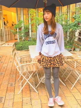「アイテム（ニットキャップ/ビーニー、ブルー系）」を使った、山門 美紗希さん（レディース・162cm）の冬コーディネート