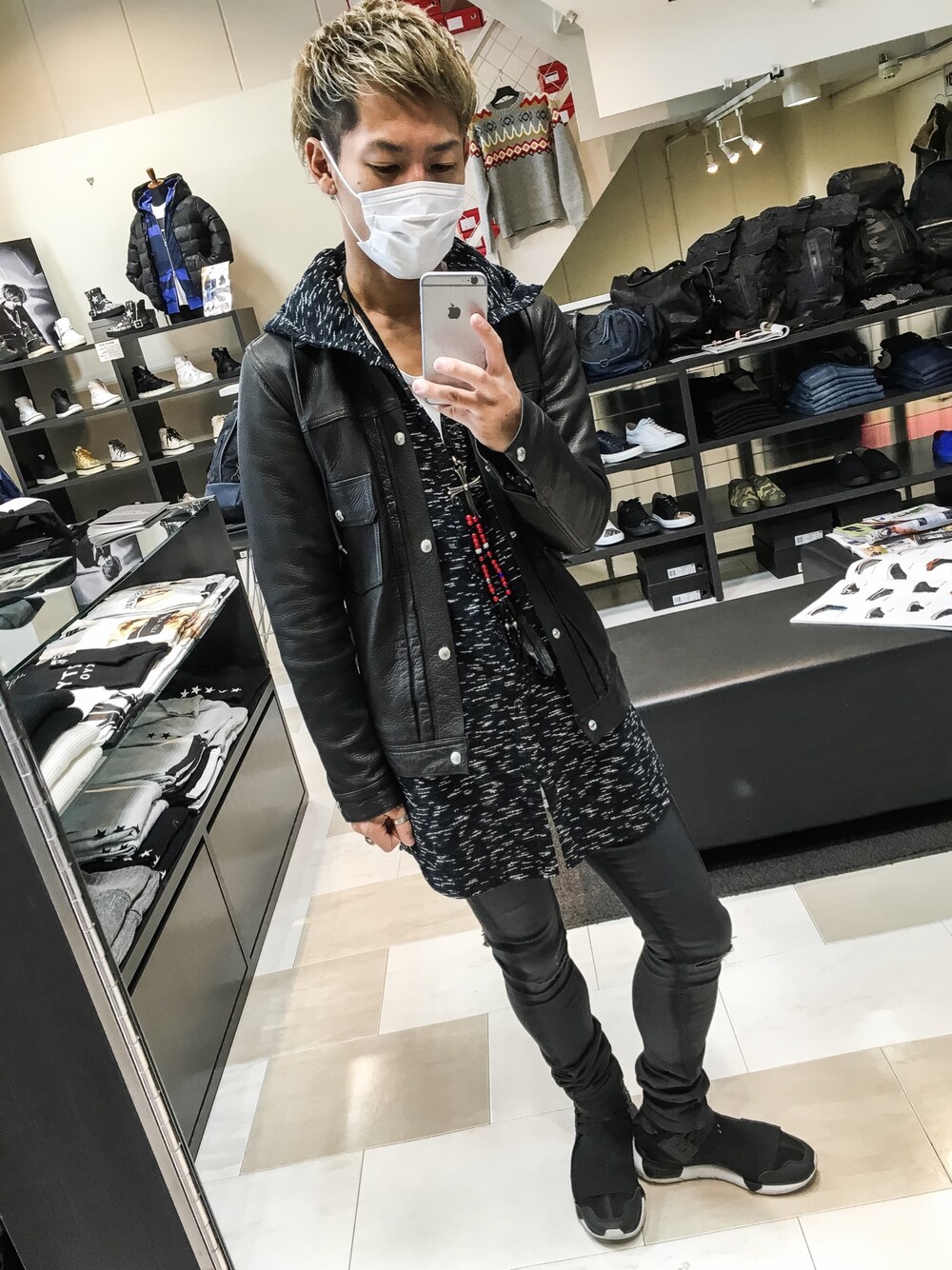 「RESOUND CLOTHINGのアイテム（ライダースジャケット、ブラック系）」を使った、kotaro10さん（メンズ・165cm）の秋コーディネートの1枚目の写真