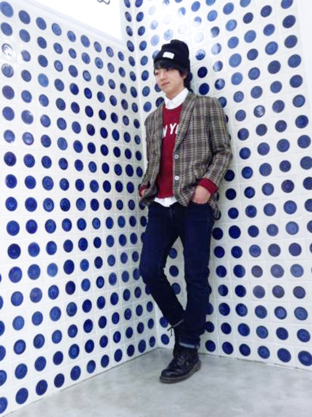 ニット/セーターを着用したメンズの冬コーディネートの1枚目の写真