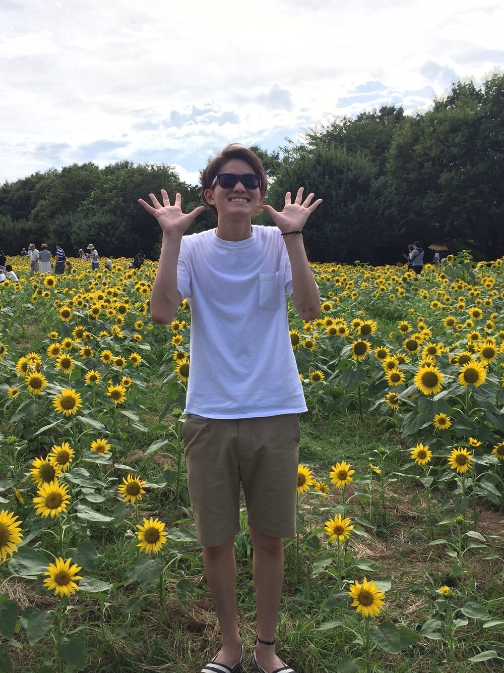 「summer」｜「HANESのアイテム（Tシャツ/カットソー、ホワイト系）」を使った、takeshiさん（メンズ・184cm）の夏コーディネートの1枚目の写真