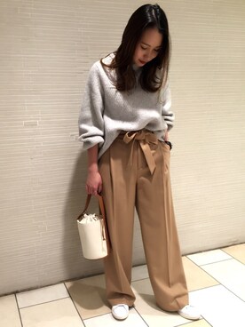 「BEAUTY&YOUTH UNITED ARROWS（ビューティーアンドユースユナイテッドアローズ）の＜ADAWAS＞Aラインニットプルオーバー（ニット/セーター、グレー系）」を使った、Mayu Kurodaさん（レディース・161cm）の秋コーディネート