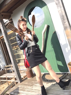 「カフェ巡り」｜「アイテム（ライダースジャケット）」を使った、あーにゃん。さん（レディース・156cm）の秋コーディネート