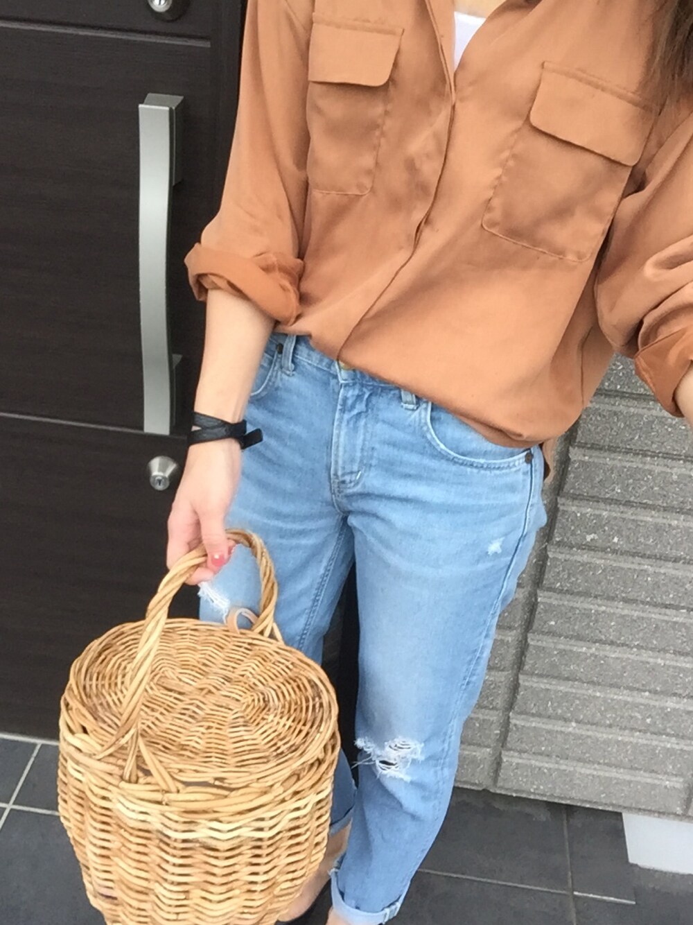 erikoさんの「【CLASSY.×Spick & Spanコラボ】テンセルサテン サファリシャツ◆（Spick & Span）」を使ったコーディネートの1枚目の写真