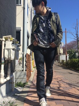「adidas y'sのアイテム（スニーカー、ホワイト系）」を使った、U10さん（メンズ・176cm）の春コーディネート