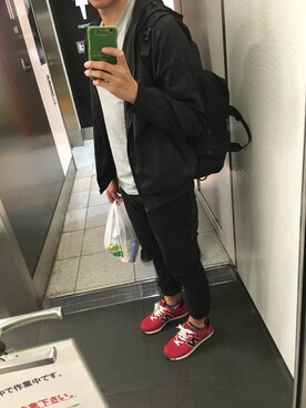 「NEW BALANCE（ニューバランス）のアイテム（スニーカー、レッド系）」を使った、hrntk-さん（メンズ・178cm）の秋コーディネート