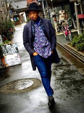 「Engineered Garments（エンジニアードガーメンツ）のアイテム（チェスターコート）」を使った、江部 臨太郎さん（メンズ・184cm）の春コーディネート