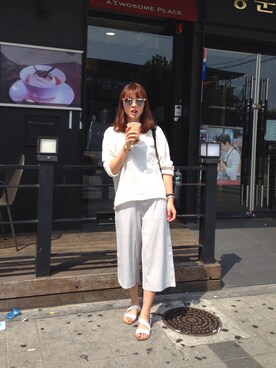 「PULL&BEAR（プルアンドベア）のアイテム（サンダル）」を使った、amberluさん（レディース・164cm）の秋コーディネート