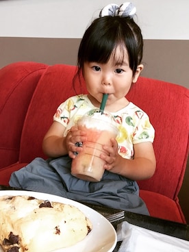 「LAGOM（LAGOM）のアイテム（Tシャツ/カットソー、イエロー系）」を使った、RICOMARUさん（キッズ・90cm）の秋コーディネート