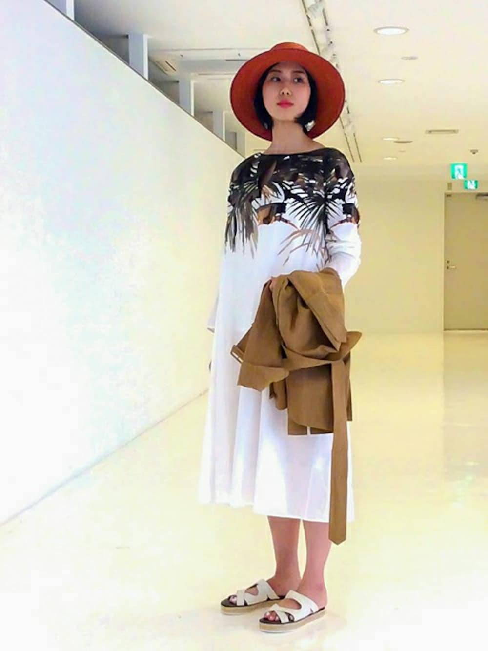 「ワンピース、ミリタリー、ミリタリージャケット、ユナイテッドアローズ、リゾートスタイル、ユナイテッドアローズ(UNITED ARROWS)」｜「UNITED ARROWSのUAG/K LN ミリタリー ジャケット（ミリタリージャケット、グリーン系）」を使った、渡邉 早樹さん（レディース・168cm）の夏コーディネートの1枚目の写真