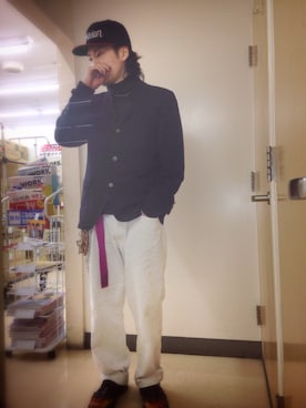 「黒タートルネック」｜「アイテム（その他シューズ）」を使った、ブルさん（メンズ・170cm）の冬コーディネート