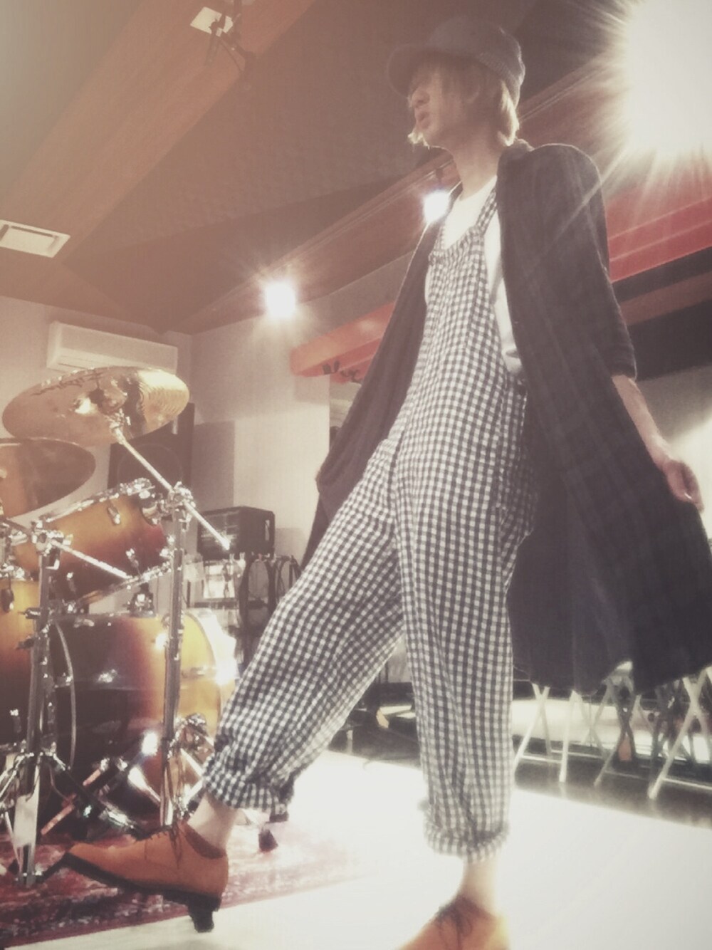 「秋コーデ、ゆるコーデ、チェック柄、LEE、BEAMS BOY、niko and ...」｜「niko and...のオリジナルギャザールーズキャップ【niko and...】（キャップ、ブルー系）」を使った、土屋ヒカリさん（メンズ・167cm）の夏コーディネートの1枚目の写真