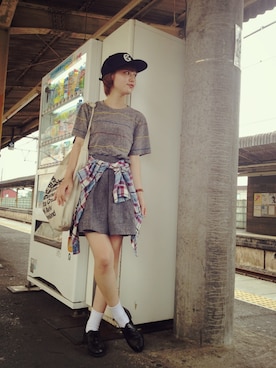 「GOODENOUGH（グッドイナフ）のアイテム」を使った、阿久津 涼香さん（レディース・157cm）の夏コーディネート