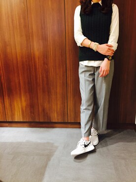 「GreadyBrilliantのアイテム（シャツ/ブラウス、ホワイト系）」を使った、izumiiさん（レディース）の春コーディネート