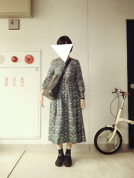 「柄物」｜「アイテム（その他）」を使った、まるまるさん（レディース・155cm）の秋コーディネート