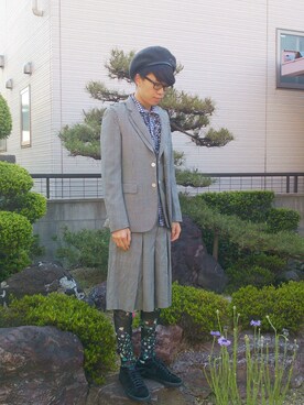 「COMME des GARCONS HOMME PLUS（コムデギャルソンオムプリュス）のハッチング 前身ごろ二重ジャケット（テーラードジャケット、グレー系）」を使った、じーこむさん（メンズ・177cm）の春コーディネート