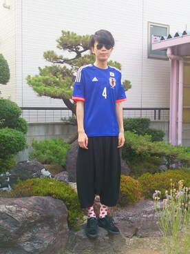 「日本代表！本田選手！ユニフォーム！（Tシャツ/カットソー、ブルー系）」を使った、じーこむさん（メンズ・177cm）の夏コーディネート