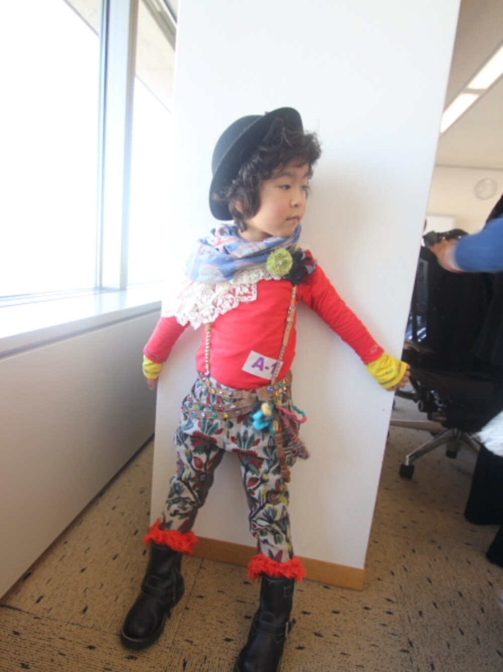 「ブーフーウー、BOOFOOWOO、ブーフーウーWEARコンテスト、フォトコン」｜「One deux booのアイテム（パンツ、その他）」を使った、touma_mamaさん（キッズ・100cm）の秋コーディネートの1枚目の写真