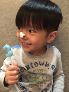「TOMMY（トミー）のアイテム」を使った、瑋苓 羅さん（キッズ・90cm）の春コーディネート