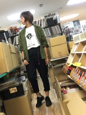 「BEAMS BOY（ビームスボーイ）の【予約】BEAMS BOY / レザー ワイドブレスレット（ブレスレット）」を使った、ねっこさん（レディース・160cm）の秋コーディネート