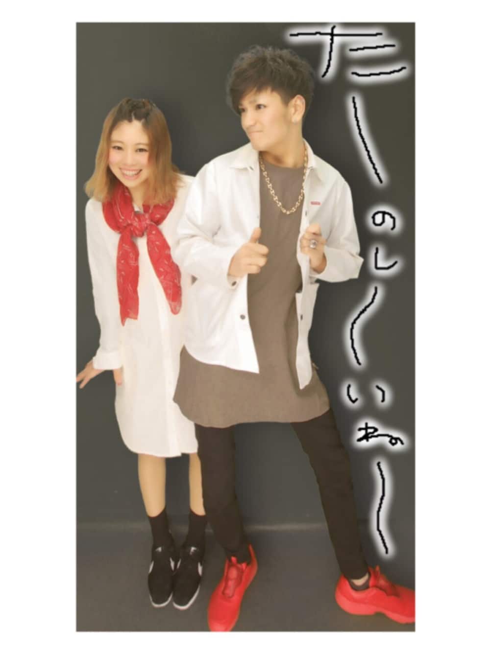「赤、白シャツ、シャツワンピ、NIKE、PUMA、supreme、春、スニーカー、シンプル」｜「GUのアイテム（シャツワンピース、ホワイト系）」を使った、ゆっきーさん（レディース・153cm）の春コーディネートの1枚目の写真
