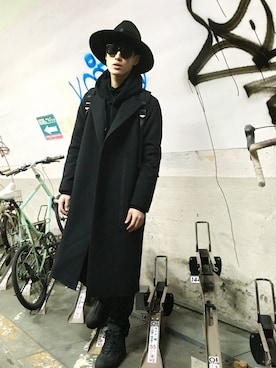 「COS（コス）のアイテム（トレンチコート）」を使った、KULO さん（メンズ・183cm）の冬コーディネート