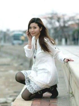 「no brand（ノーブランド）のアイテム（シャツワンピース、ホワイト系）」を使った、Jeannie Liewさん（レディース・163cm）の春コーディネート