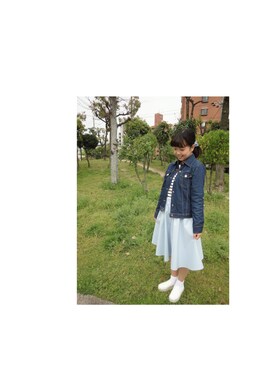 「ホワイトスニーカー」｜「アイテム（デニムジャケット）」を使った、PI☺︎さん（レディース・155cm）の春コーディネート