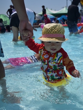 「アイテム（水着、レッド系）」を使った、kotoさん（キッズ・70cm）の秋コーディネート