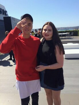 「スウェットのアイテム（トップス、レッド系）」を使った、Justin Bieberさん（レディース・165cm）の秋コーディネート