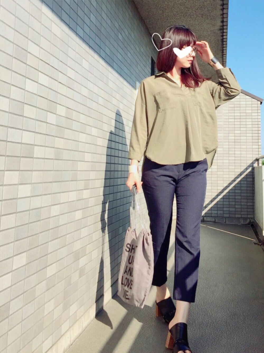 「オトナカジュアル、シンプルコーデ、プチプラ、カーキ、ワイドパンツ、秋、秋コーデ、9月WEAR秋コーデ始めました祭り、Doシンプル部」｜「LOWRYS FARMのＰスキッパーシャツ／７Ｓ　728970 （シャツ/ブラウス、グリーン系）」を使った、☆aiai☆さん（レディース・166cm）の秋コーディネートの1枚目の写真