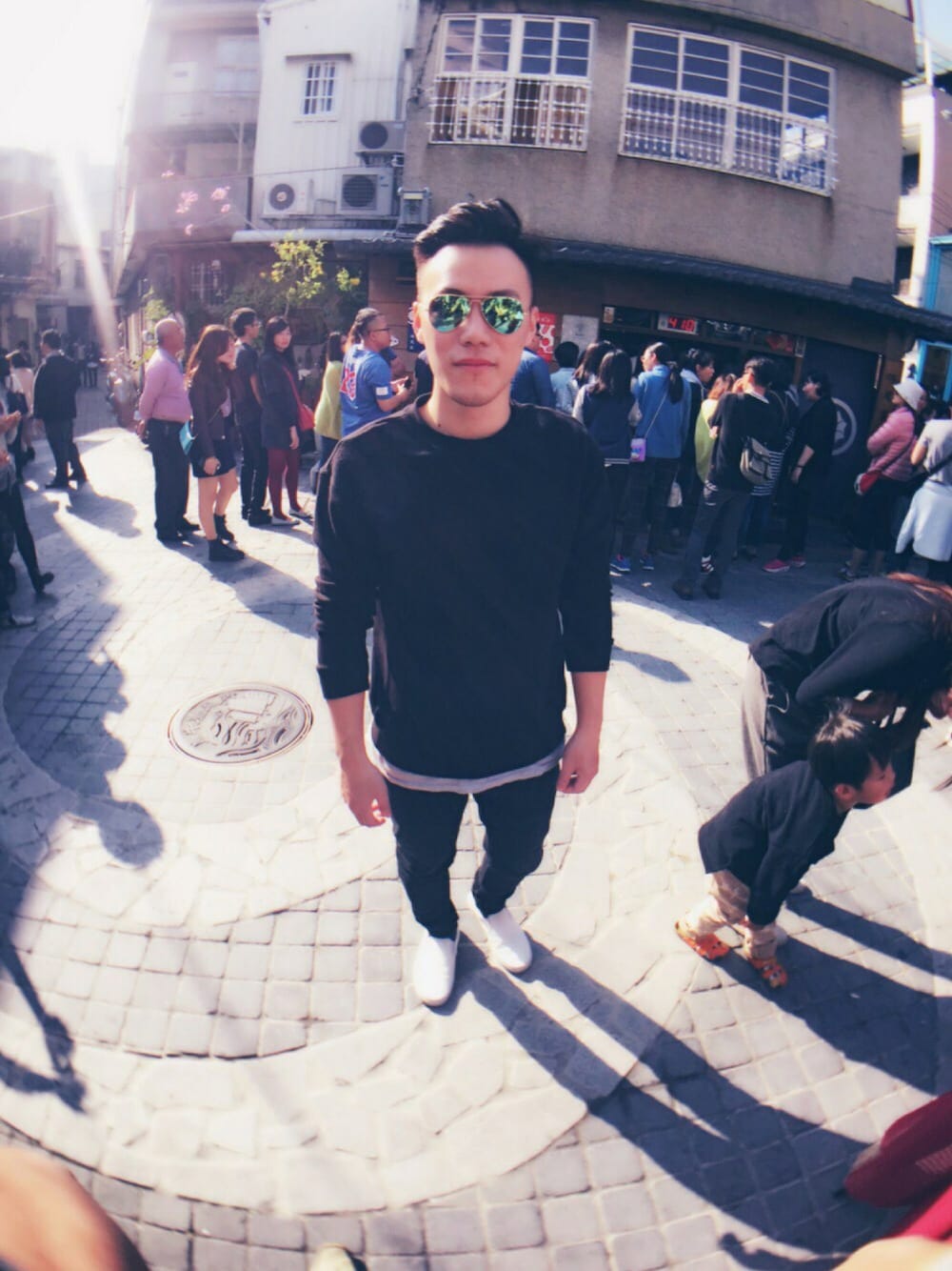「simple、VANS、春コーデ、H&M、ray ban、TW、black」｜「cotton onのアイテム（Tシャツ/カットソー、グレー系）」を使った、Josephさん（メンズ・173cm）の春コーディネートの1枚目の写真
