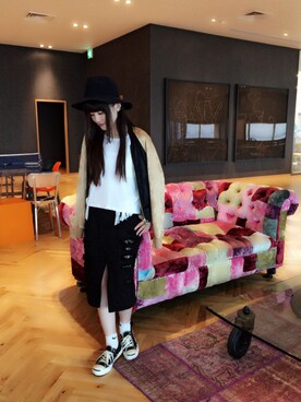 Yumiko Maruoka使用「EMODA（SOFT BLIM HAT）」的時尚穿搭