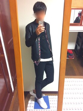 「3色コーデ」｜「アイテム（ライダースジャケット）」を使った、ちゅぺーさん（メンズ・177cm）の冬コーディネート